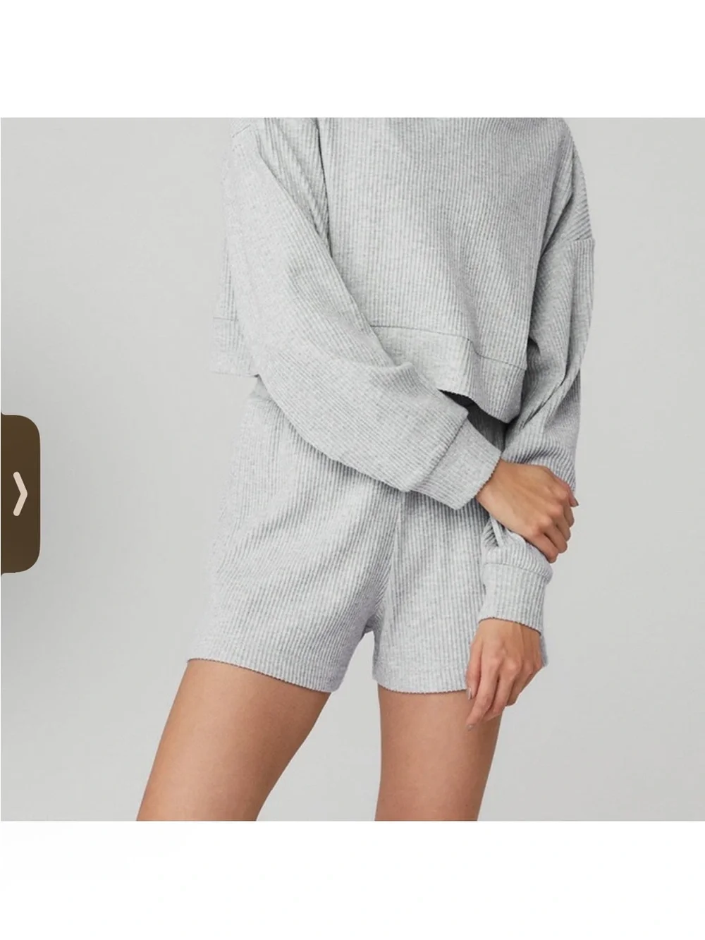 Alo Yoga Mid Rise Muse Shorts Athletic Heather Grey Sz S 4-6 W6217R